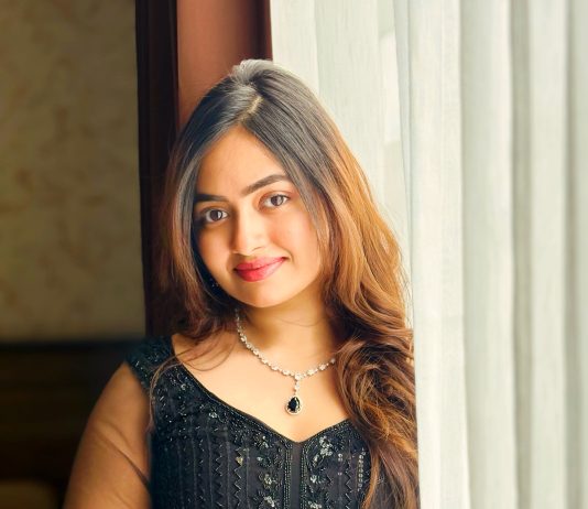 Shaalin Zoya shaalin zoya in dark party wear out with net sleeves design photos