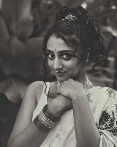 arsha-baiju-in-saree-with-ornaments-look-photos-001