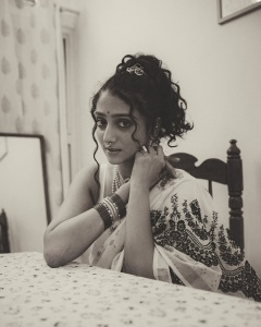 arsha-baiju-in-saree-with-ornaments-look-photos
