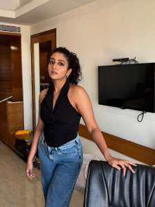 arsha-baiju-in-trending-fashion-outfit-latest-photos-004