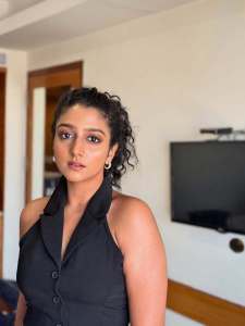 arsha-baiju-in-trending-fashion-outfit-latest-photos-006