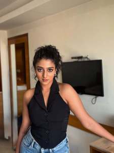 arsha-baiju-in-trending-fashion-outfit-latest-photos