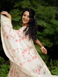 arsha-chandini-baiju-latest-photos-in-saree-outfit-015