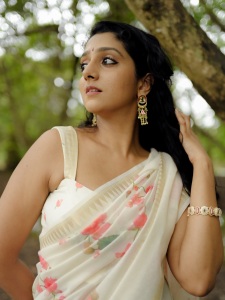 arsha-chandini-baiju-latest-photos-in-saree-outfit-018